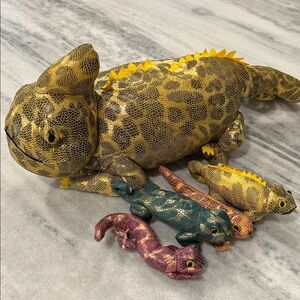 Iguana and Babies Stuffed Animals Plush